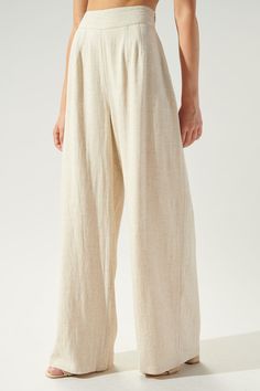 A Evolução e o Retorno da Calça de Cintura Baixa na Moda A Evolução e o Retorno da Calça de Cintura Baixa na Moda